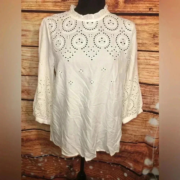 VENUS Lascana Women’s White Eyelet Top size 4 NWOT - Picture 3 of 15